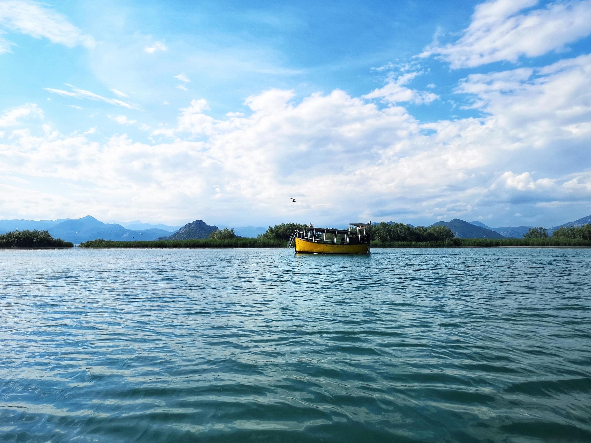 千岛湖旅游攻略 千岛湖风景区位于杭州市淳安县,是一个集自然风光