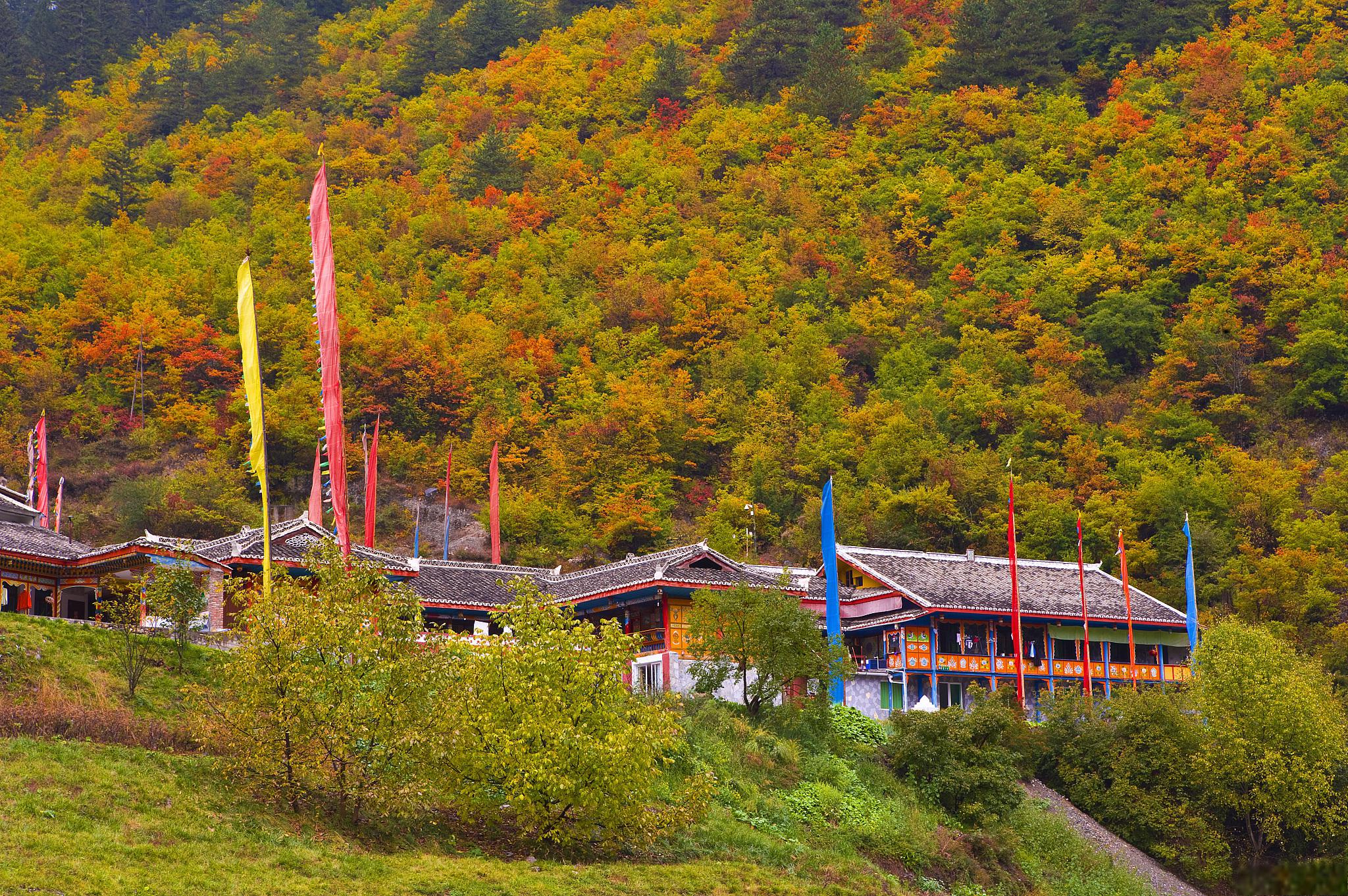 扎尕那景区,中国最美的地方之一 扎尕那景区位于中国甘肃省迭部县,是