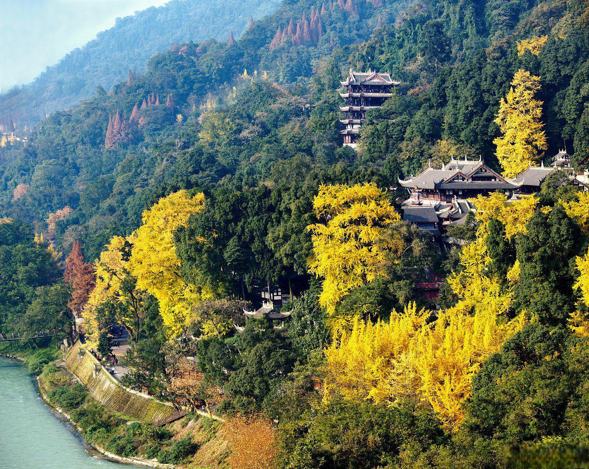 秋天的渠县旅游攻略 秋天的渠县,是一幅色彩斑斓的画卷.