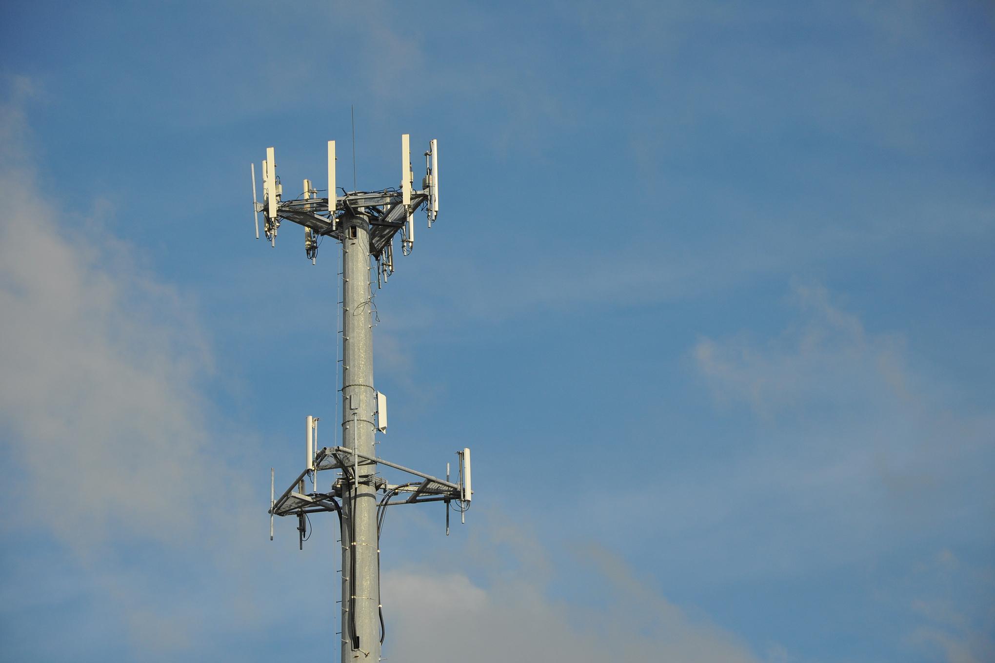 我国5g基站建设再加速,产业技术实力不断增强 我国通信业在1-10月期间
