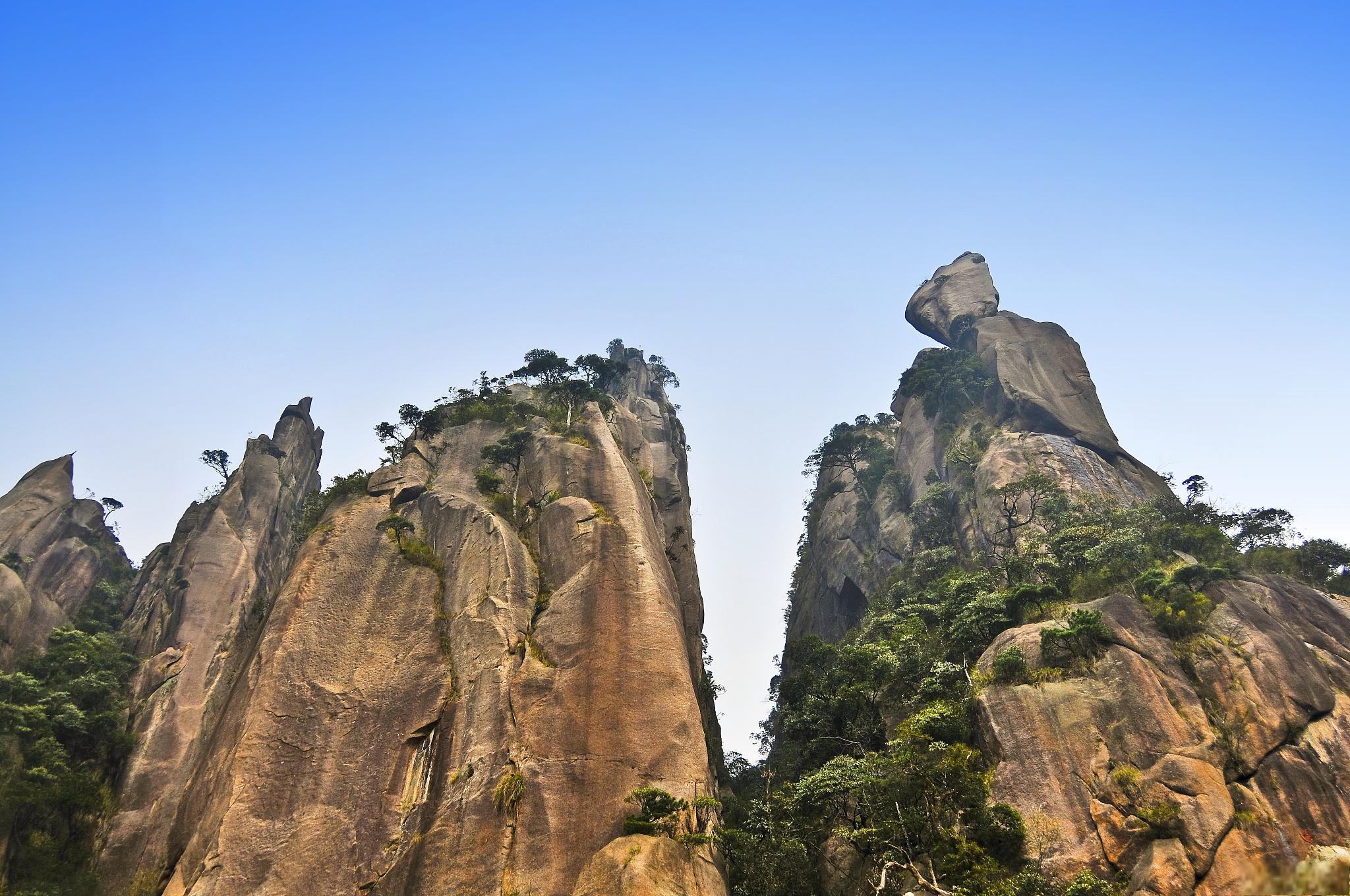 和价值的旅游胜地 三清山,位于中国江西省上饶市玉山县与德兴市交界处