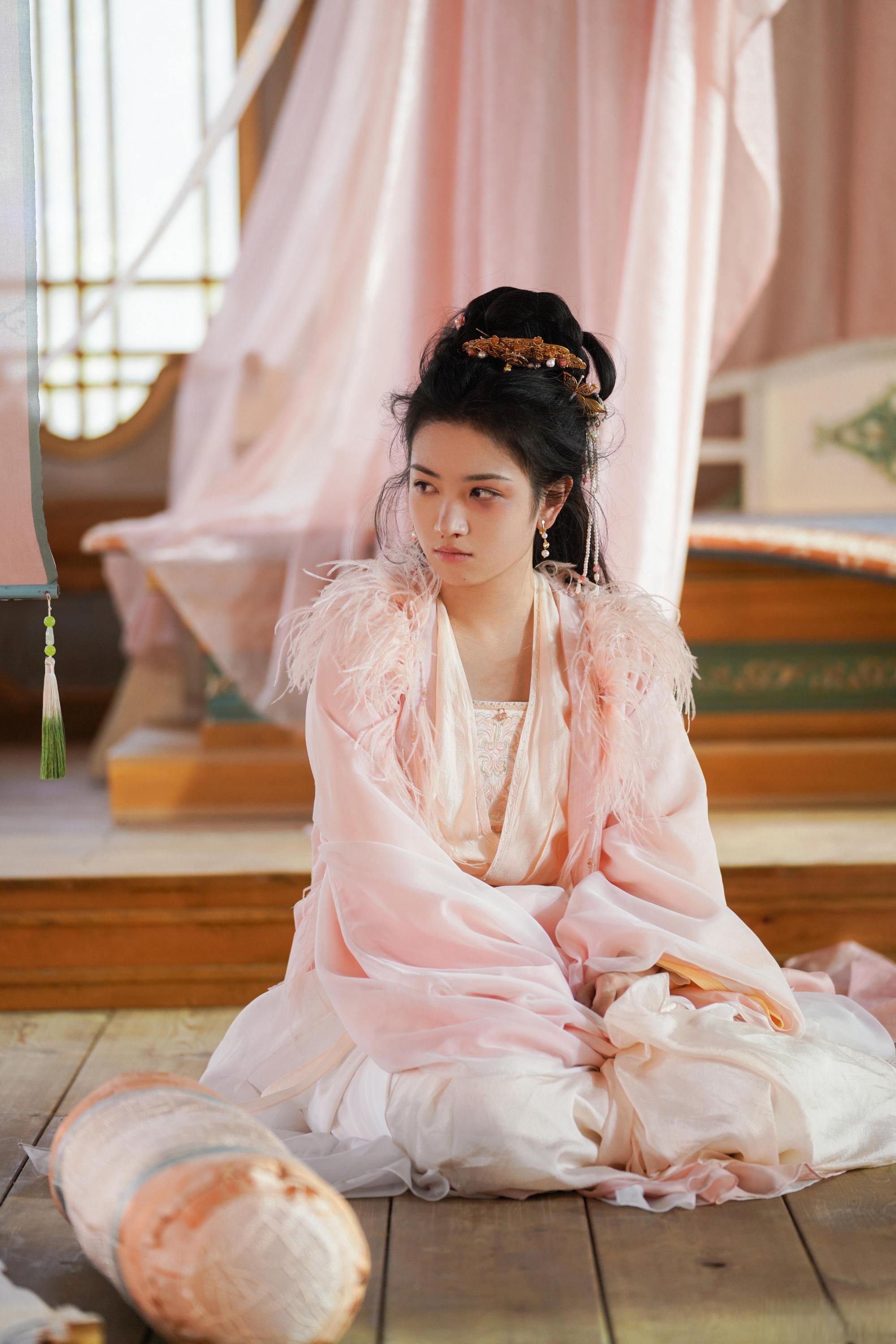 《长相思》:阿念第18集知道小夭的身世 在古装神话剧《长相思》中,阿