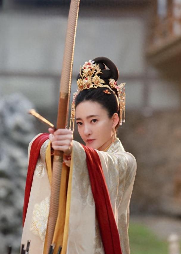 王丽坤:古装剧造型的完美合作 王丽坤在《美人心计》中的表现,通过