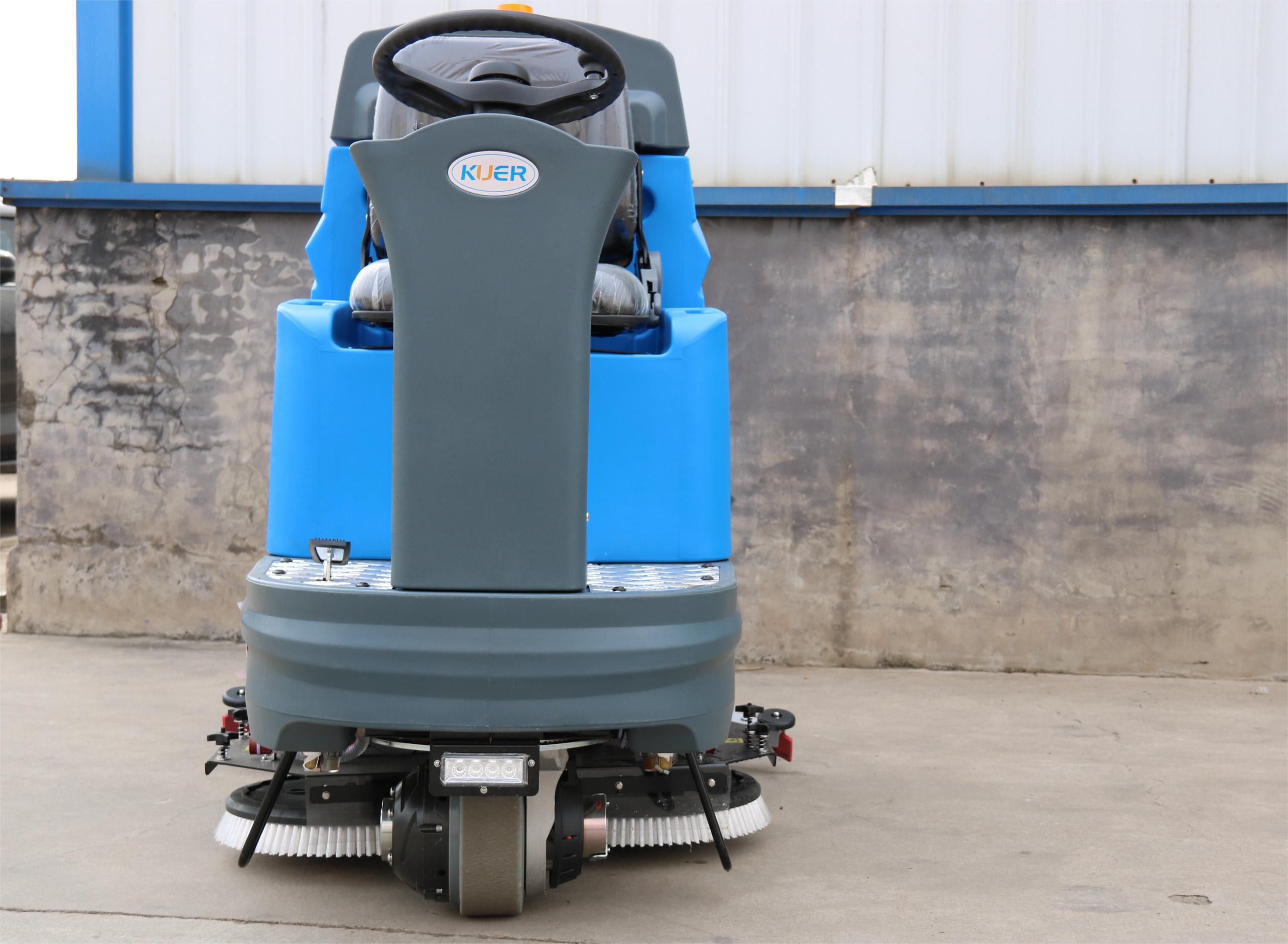 小型洗地机的优势 传统清洁方式已经被取代了,现在清洁方面开始使用