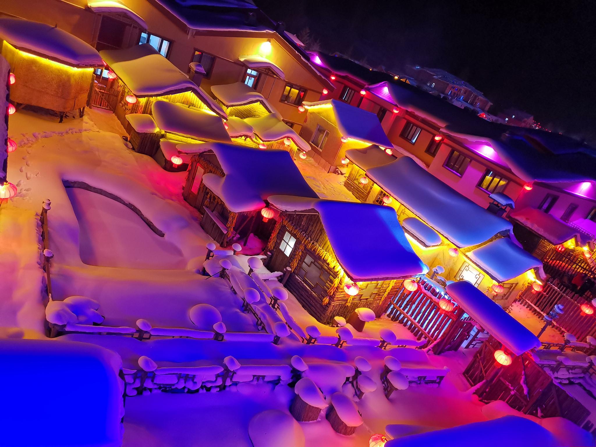 探寻哈尔滨雪乡的冬日风情 雪乡,位于中国黑龙江省哈尔滨市附近,是一