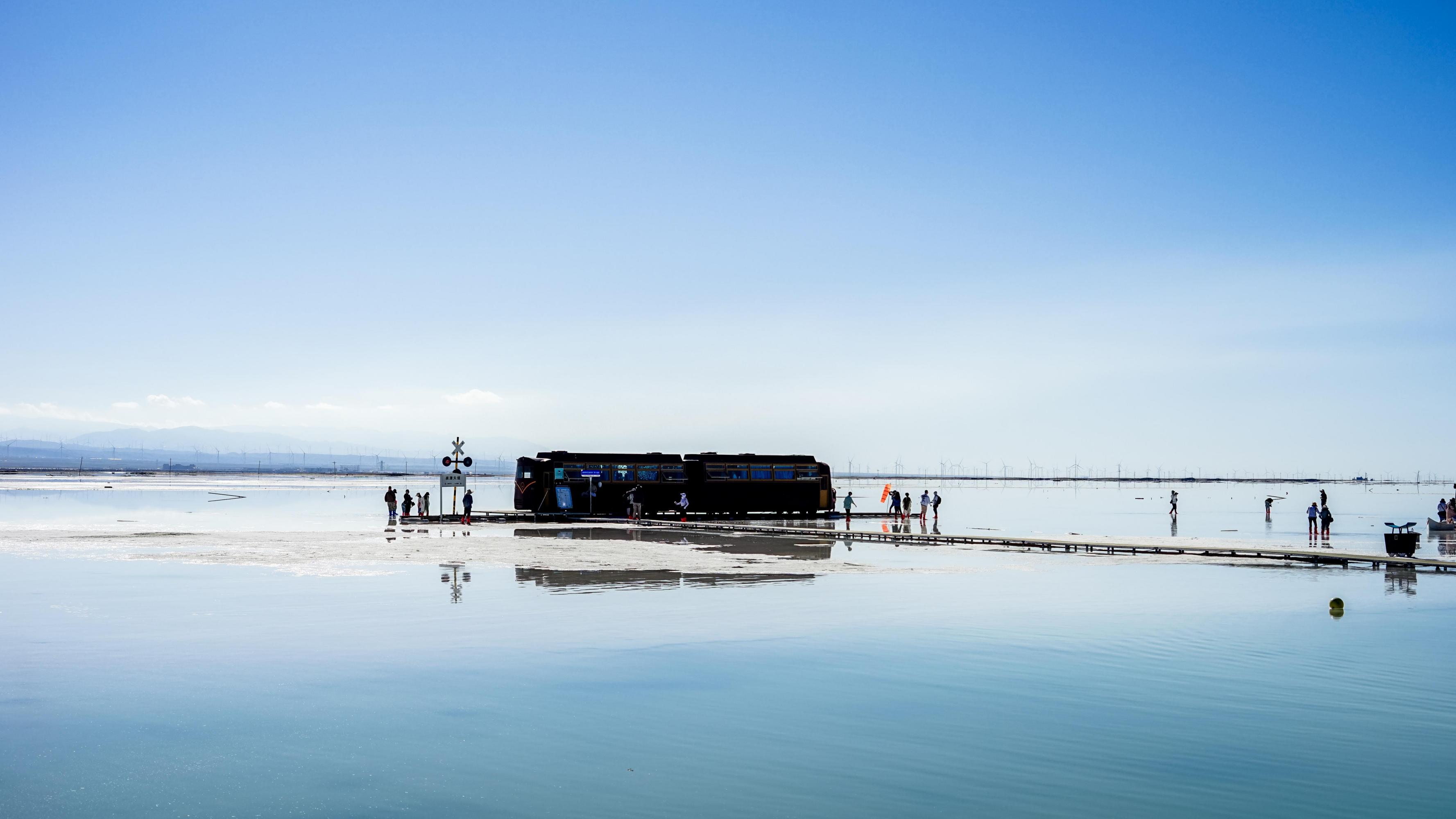 茶卡盐湖攻略 去茶卡盐湖之提前一天看天气茶卡盐湖分为【天空之镜】
