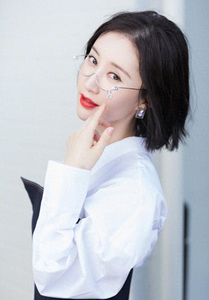 舒畅:顶级美人儿 舒畅,国内娱乐圈实力派女艺人,外形条件出众,堪称