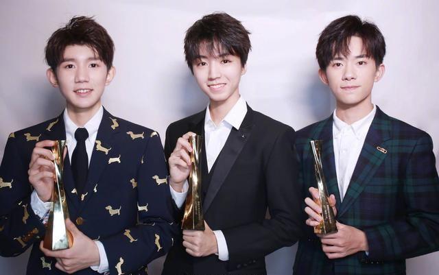 tfboys:青春活力四溢 tfboys是由王俊凯,王源和易烊千玺组成的中国