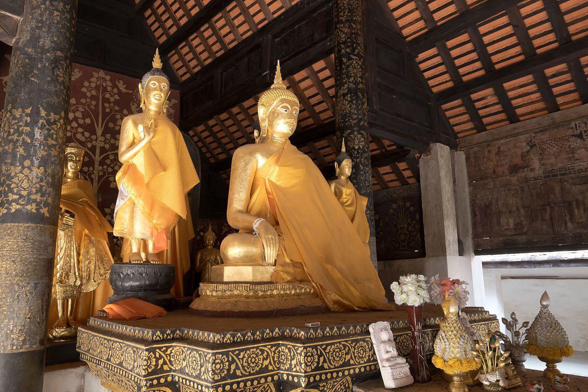 香通寺:琅勃拉邦的宗教瑰宝 香通寺是位于老挝琅勃拉邦的一座古老寺院