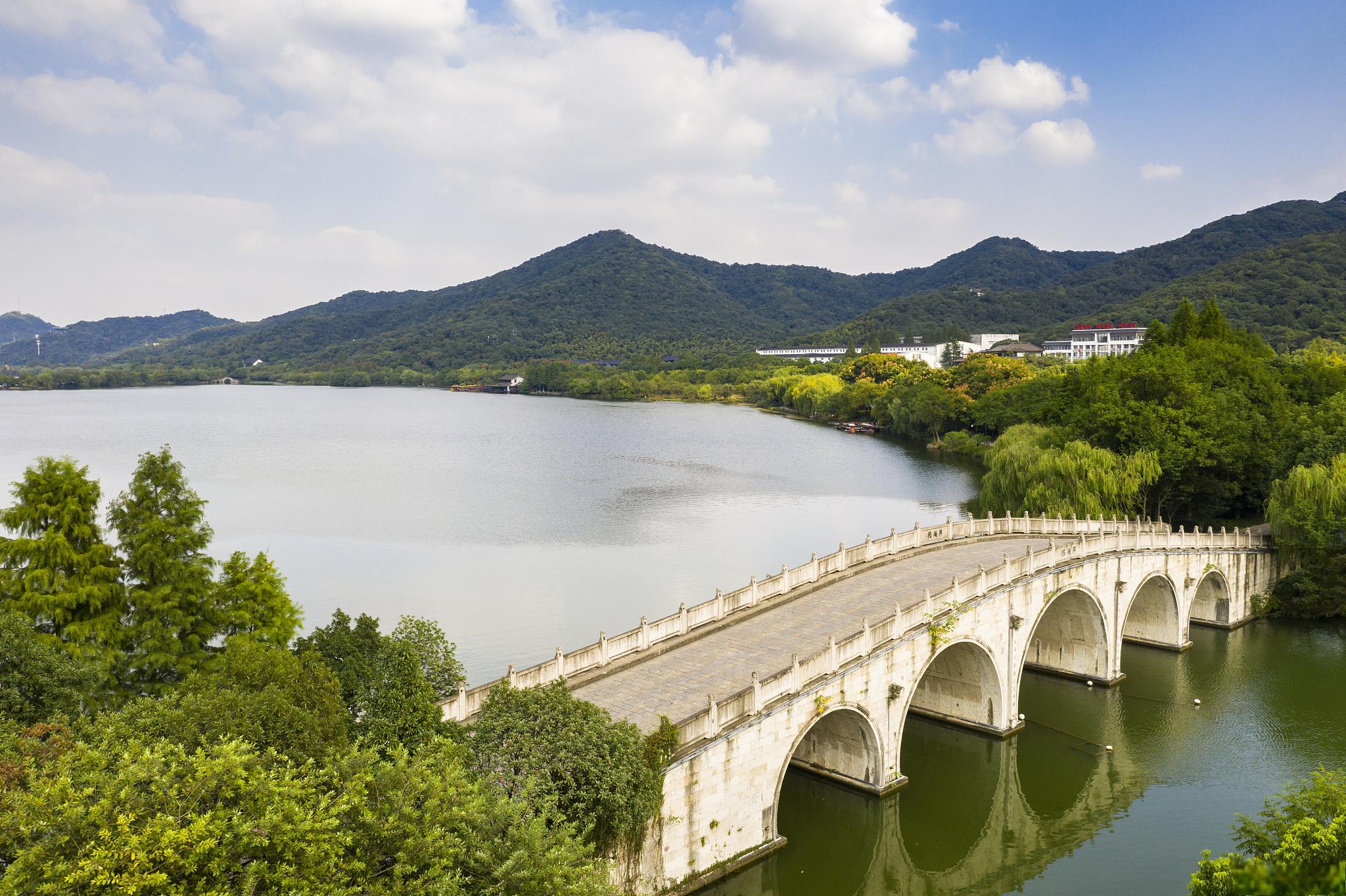 杭州湘湖:探寻千年历史文化的美景盛宴 杭州湘湖,这是一片蕴藏着千年