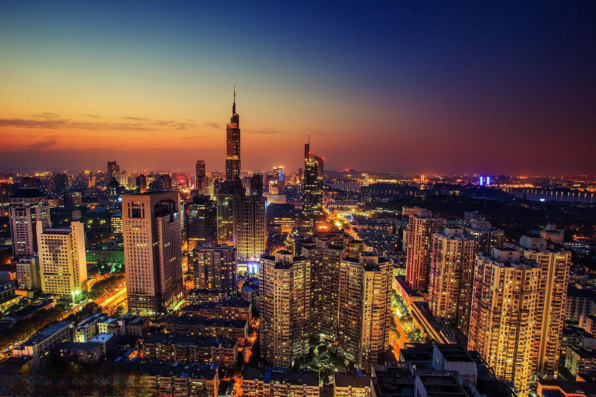南京,一座充满魅力的城市 南京,一座历史与现代交织的城市,以其丰富的