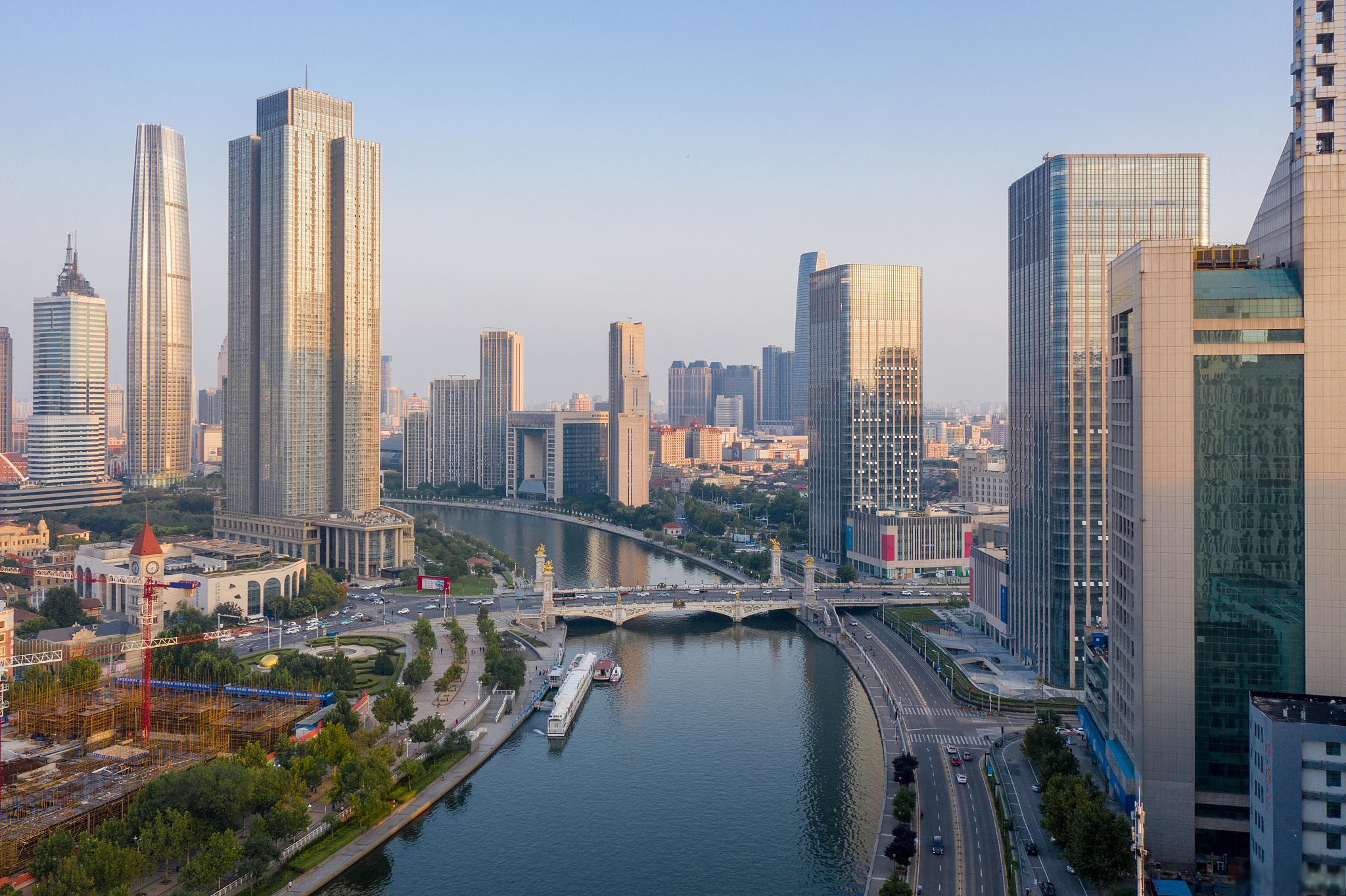 天津市津南区的特点 天津市津南区位于天津市中心城区东南部,是天津市