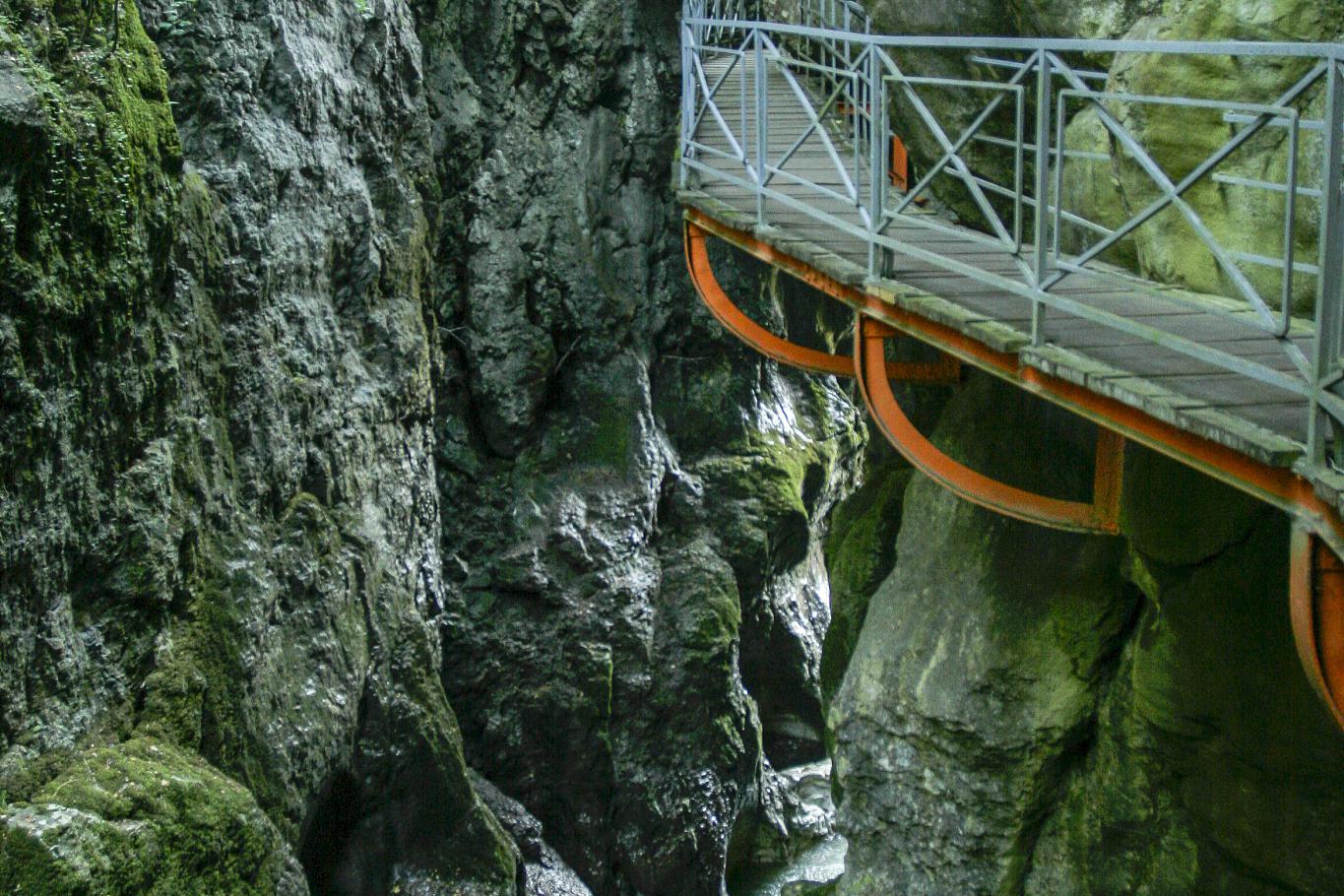 北川九皇山花溪景旅游区 在中国四川省的绵阳市北川羌族自治县,有一个