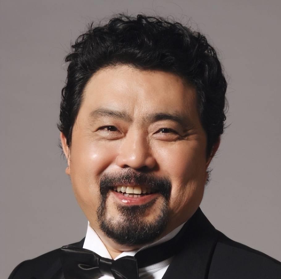 佟铁鑫:姑妈竟是男高音歌唱家魏松的老母亲 男中音歌唱家佟铁鑫为姑姑