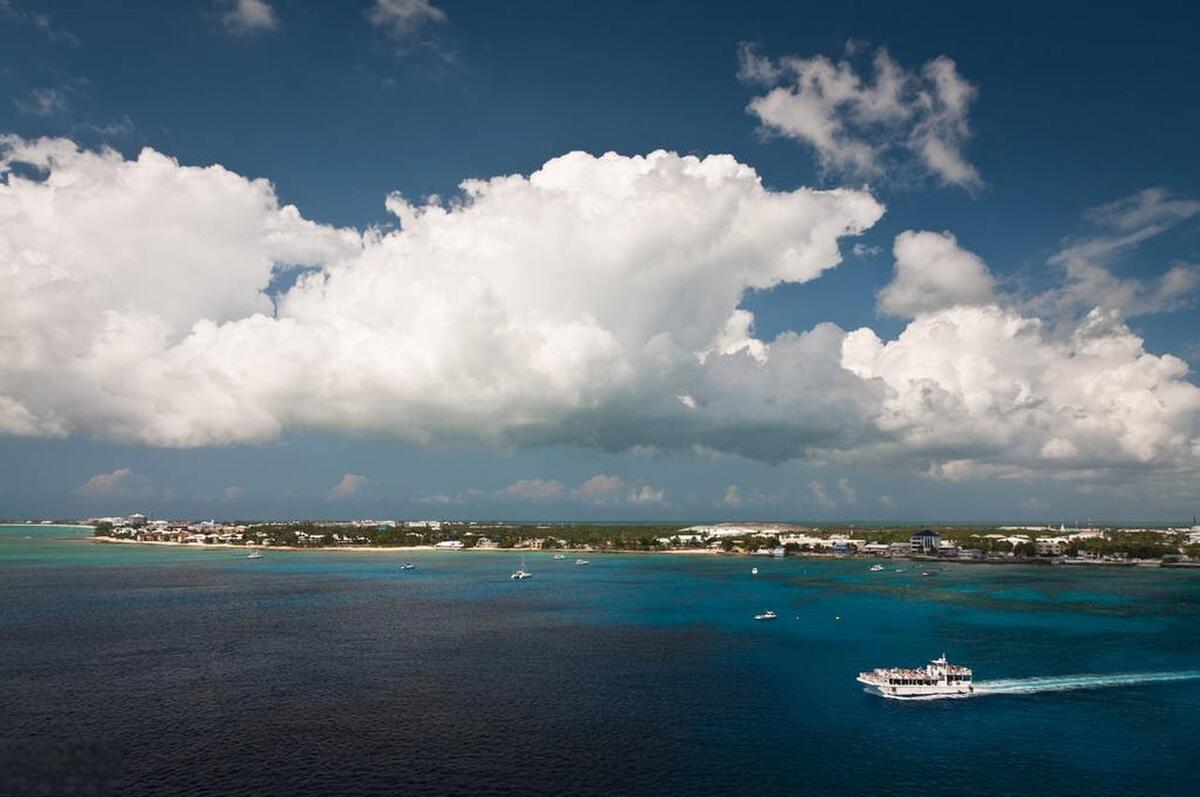 开曼群岛注册公司的优势 开曼群岛是著名的离岸金融中心和避税天堂之