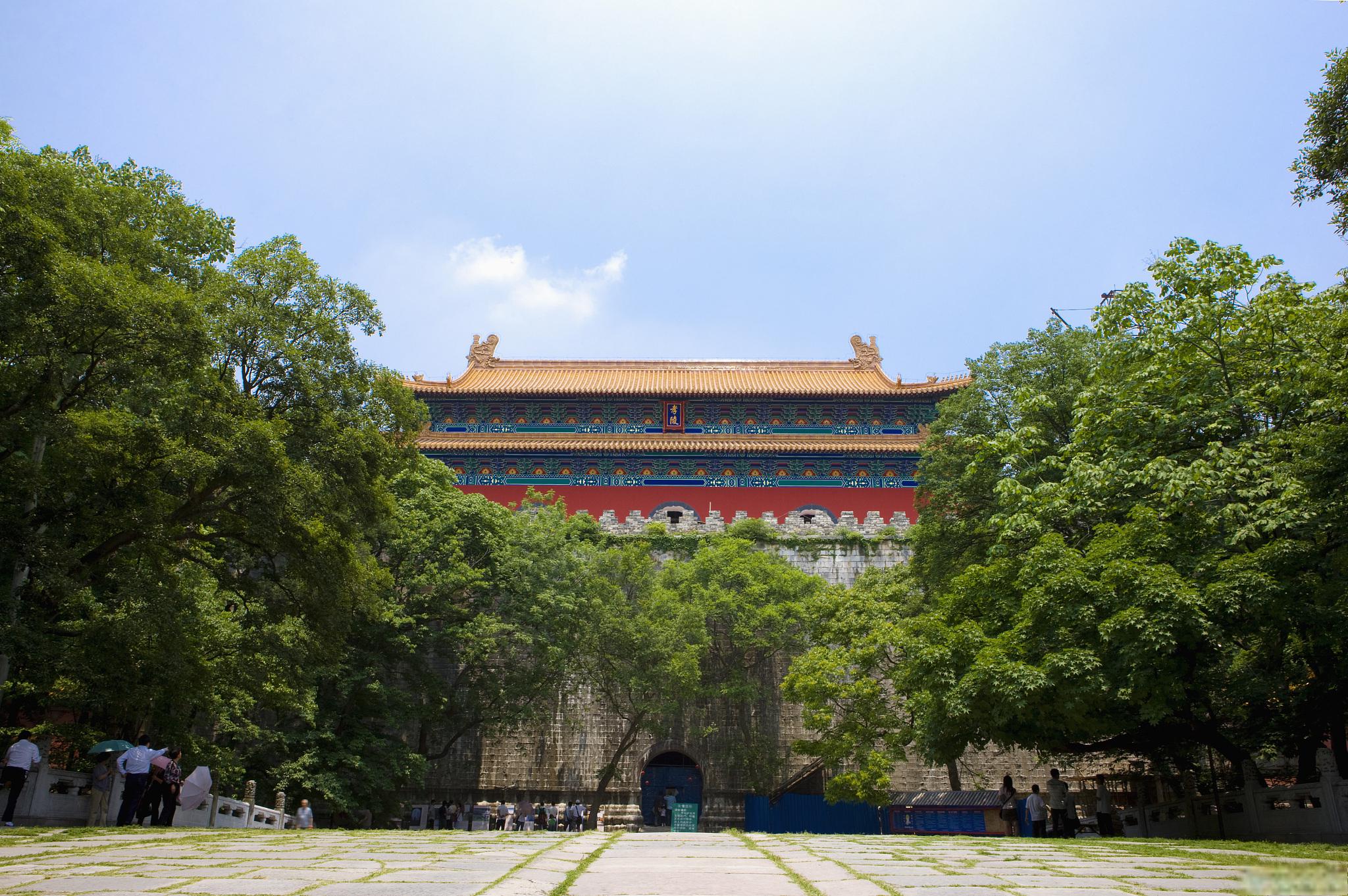 南京明孝陵游玩攻略 南京明孝陵是明清时期的重要文化遗产,位于南京市