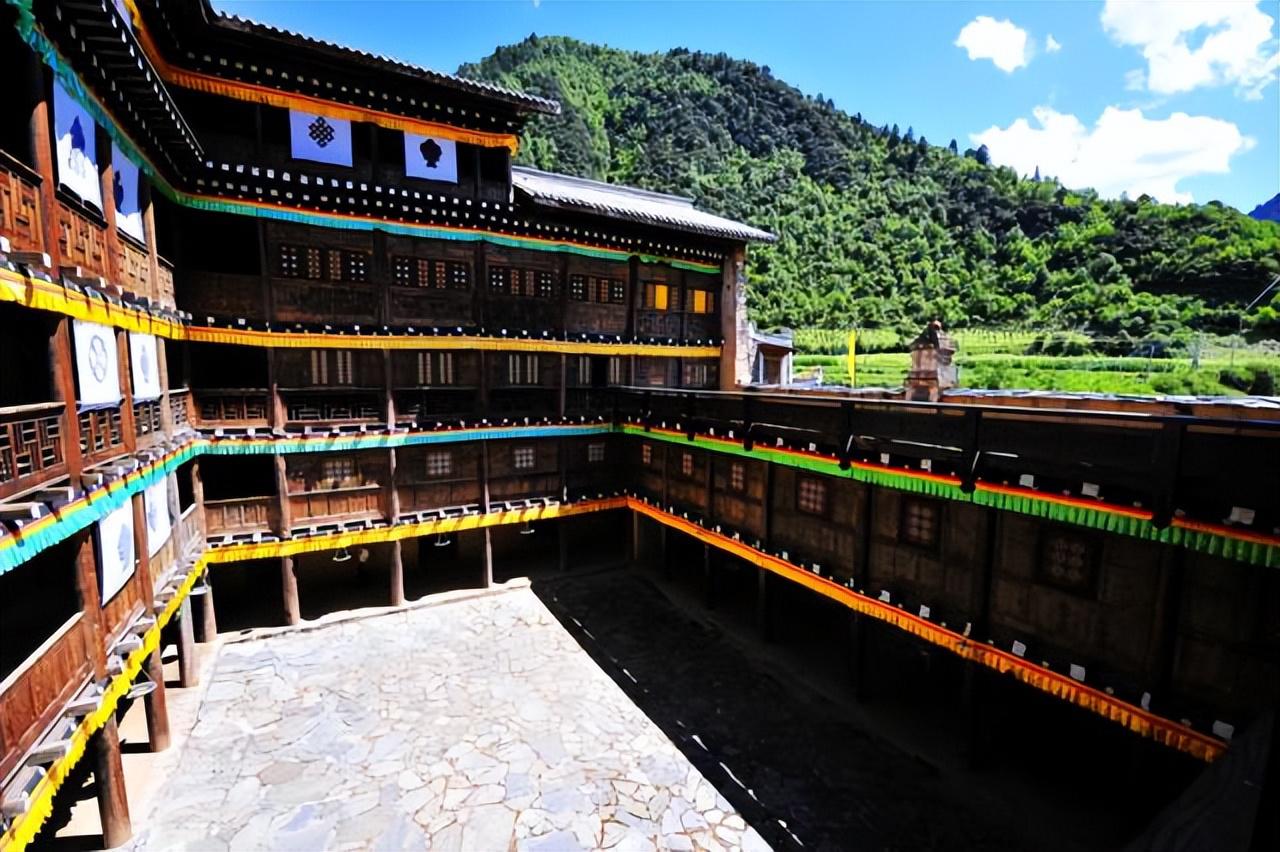 四川阿坝州西索村,中国最美原生态古村落之一 西索村位于马尔康县城之