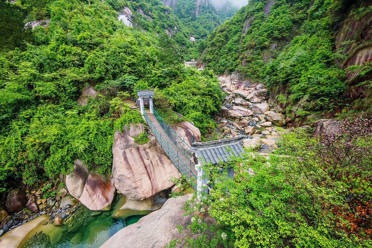 而其中的望仙谷更是上饶市境内一颗璀璨的明珠.