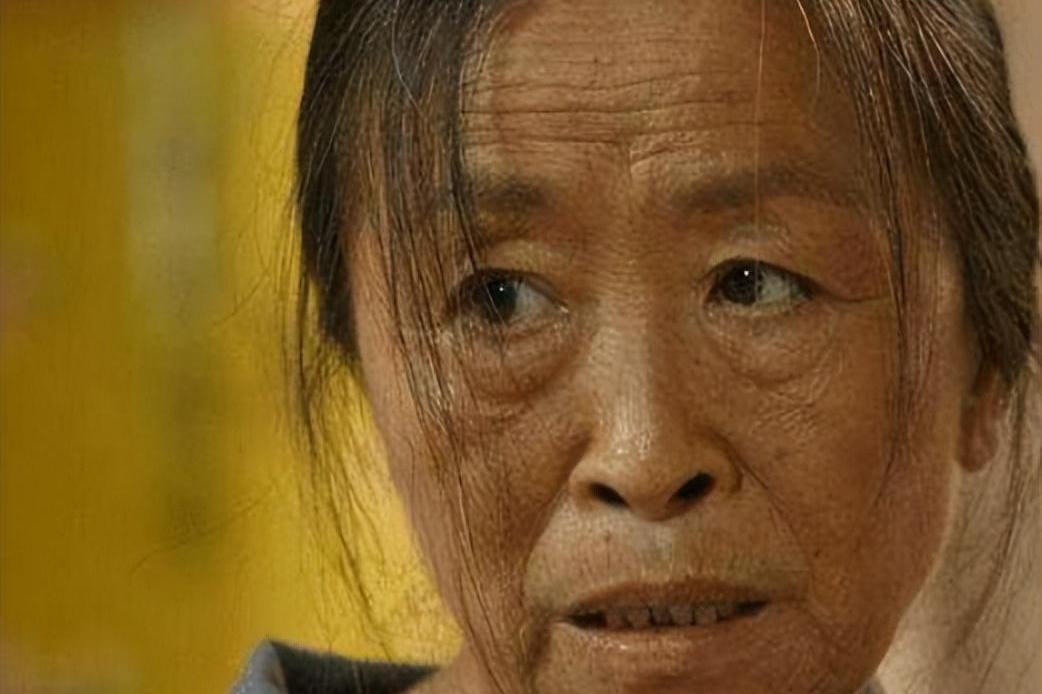 张少华:聪明的艺术家 张少华是一个坚韧,才华横溢的女性形象,她在艺术