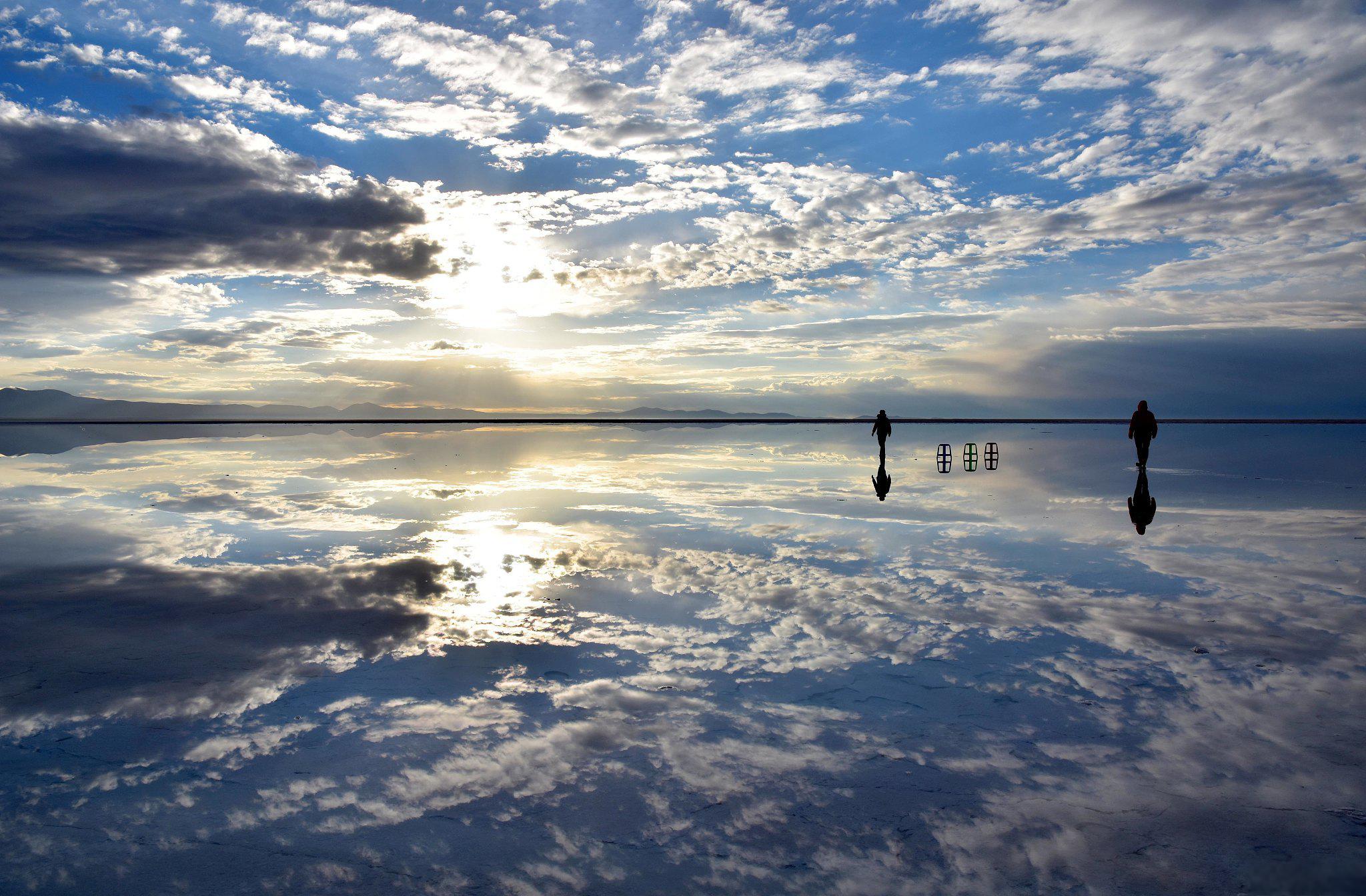 茶卡盐湖旅游攻略 茶卡盐湖,位于青海省海西蒙古族藏族自治州乌兰县
