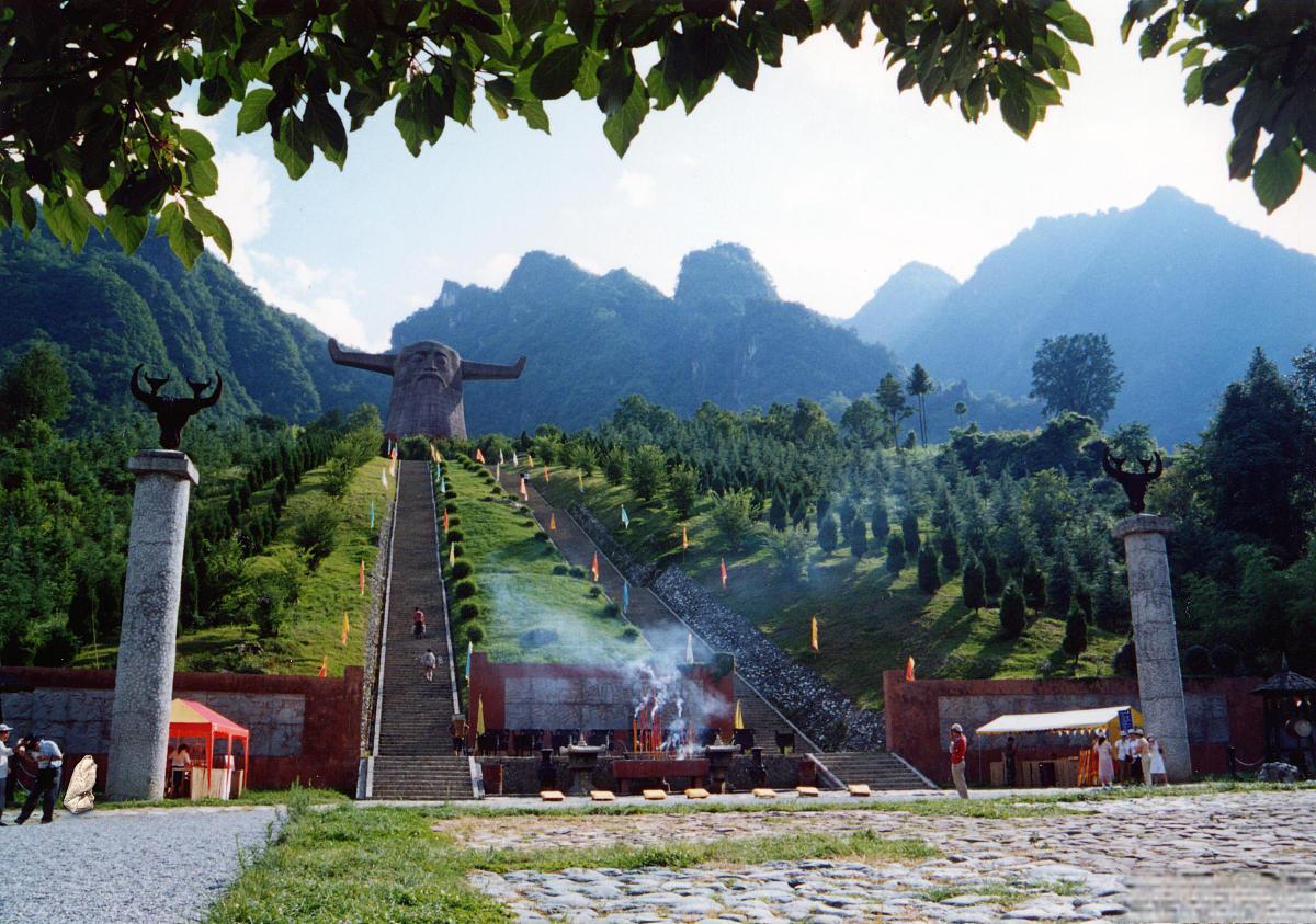 神农架:5a景区,华中屋脊的原始森林生态旅游区 神农架是湖北省西北部