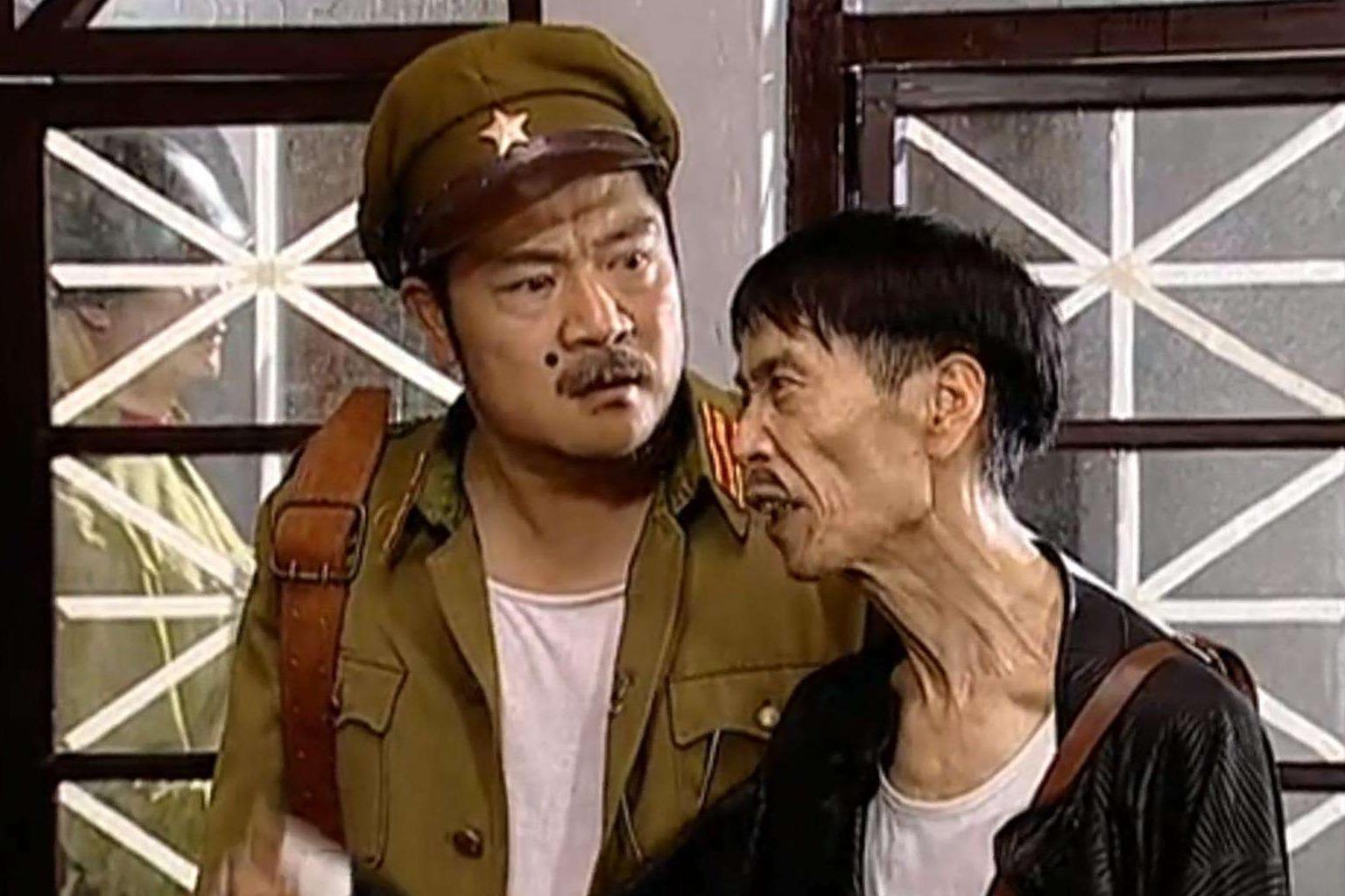 地下交通站:颜冠英的滑稽演技 《地下交通站》作为一部情景喜剧,颜冠