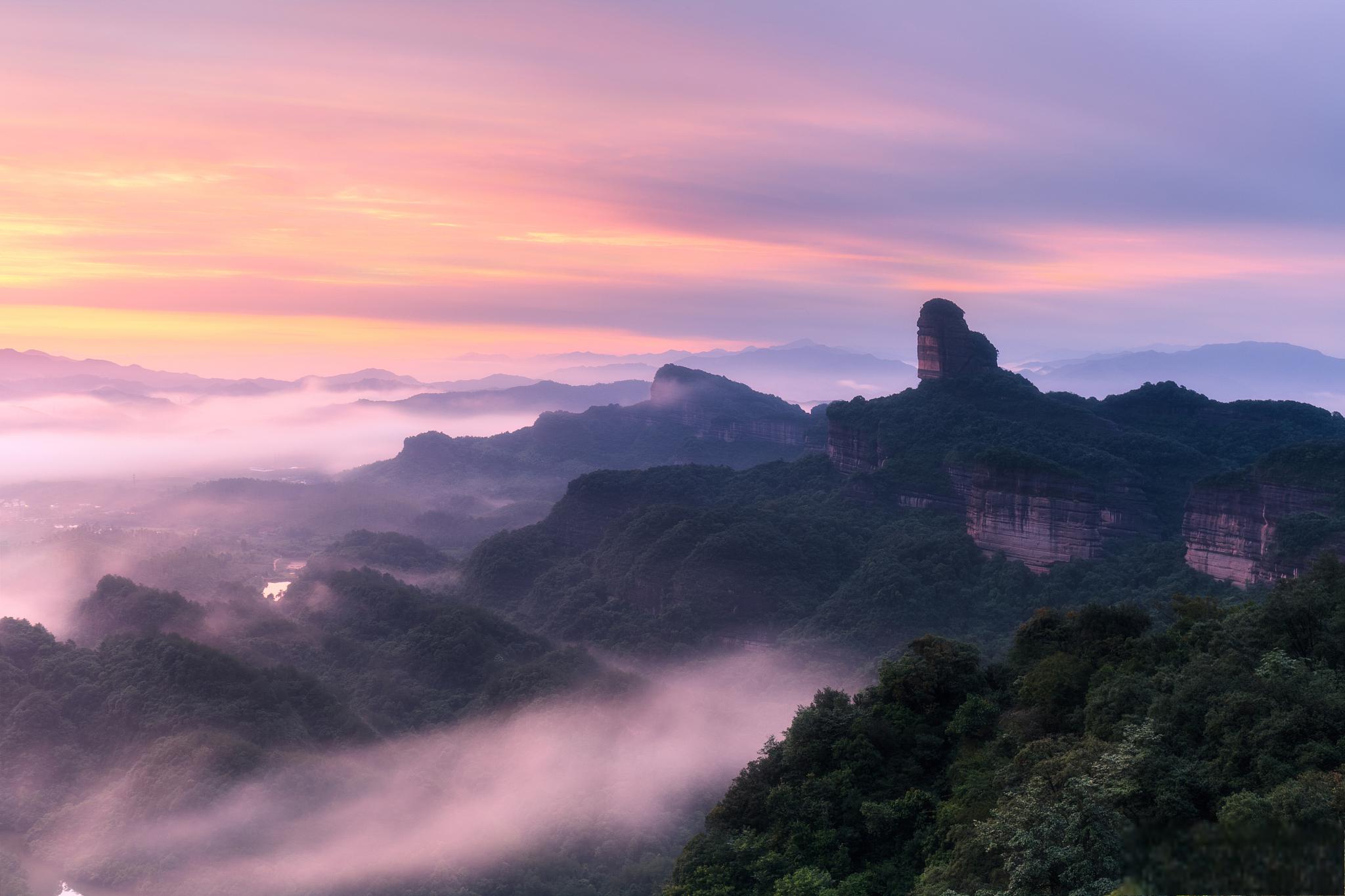 广东丹霞山风景名胜区:自然的神奇与文化的瑰宝 在这个快节奏的现代
