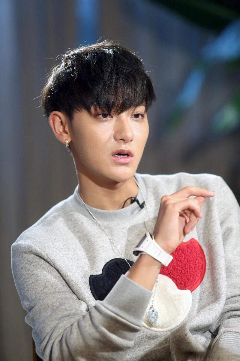 黄子韬出品,徐艺洋新剧《提笔再忘却你》开机 由黄子韬出品的徐艺洋新