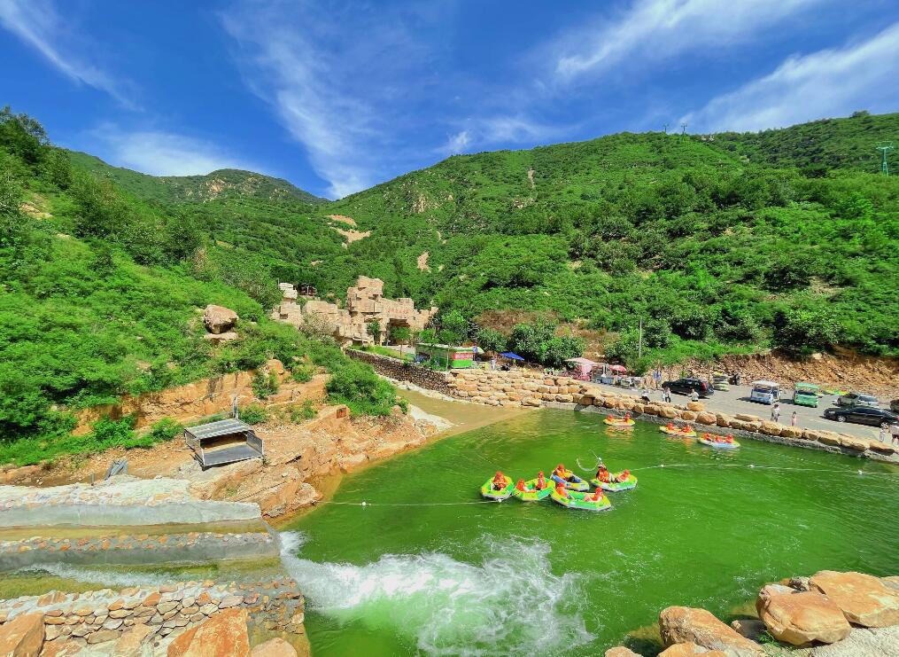 天津蓟州车神架风景区峡谷漂流之旅 我踏入了一片神秘而刺激的土地