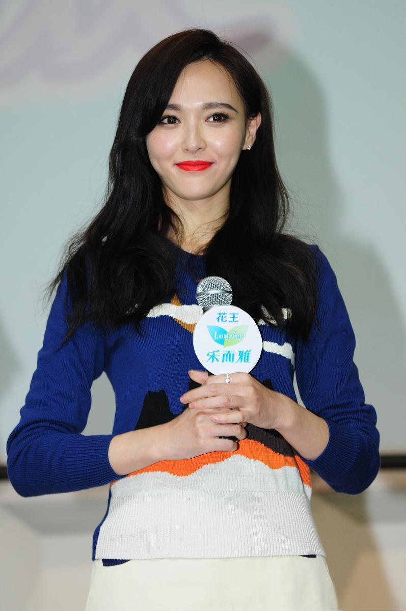 杨幂和唐嫣的姐妹情 备受瞩目的演员刘诗诗探班杨幂,勾起了人们对杨幂