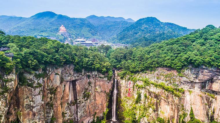 佛教五大名山雪窦山图片