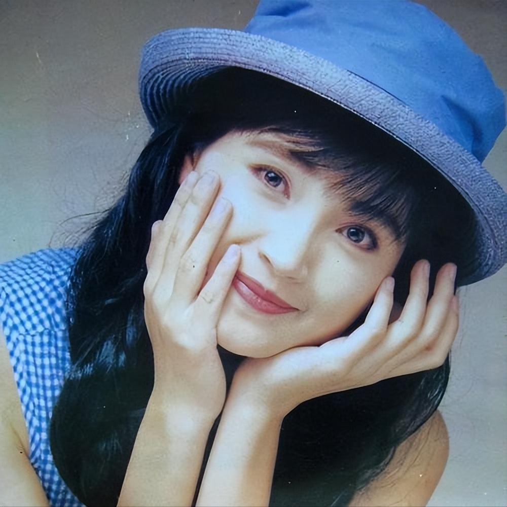 方季惟:完璧之身的人生 台湾女歌手方季惟,以56年的人生向世界展示了