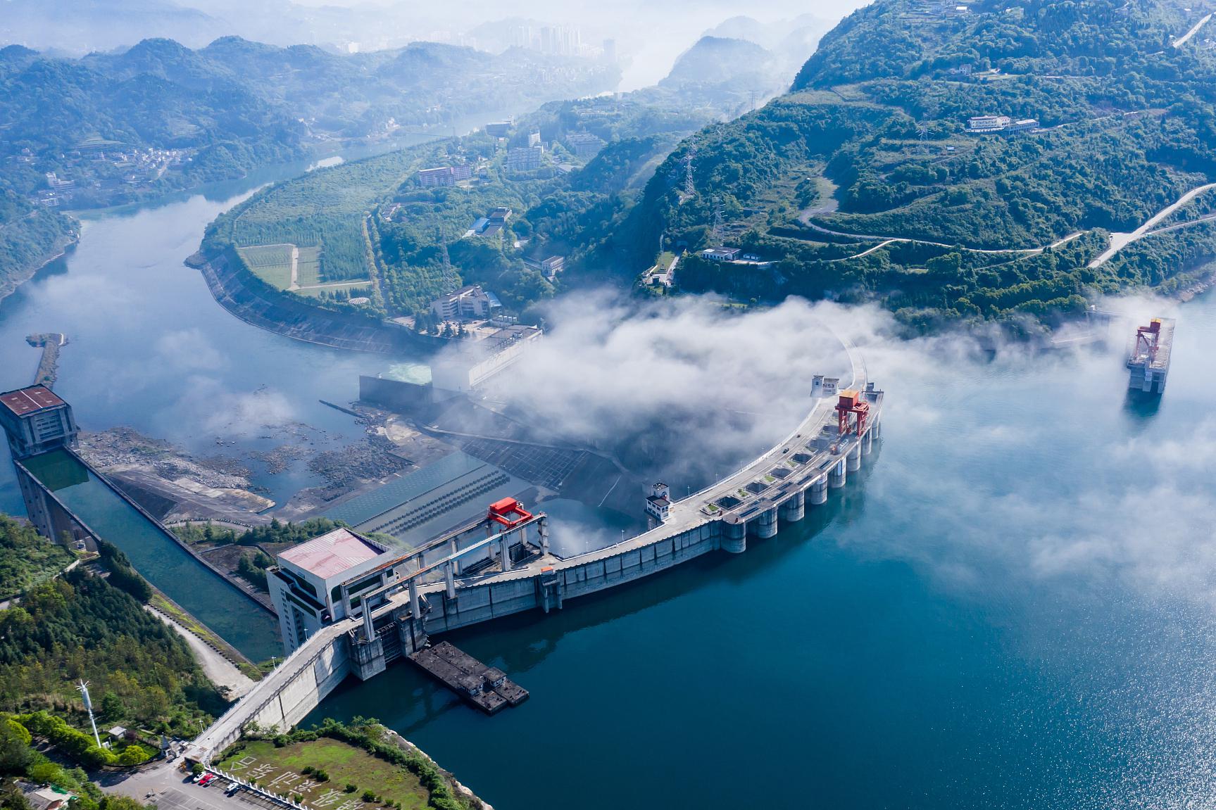 长阳清江画廊一日游攻略 早晨,我们可以在长阳清江画廊的码头集合