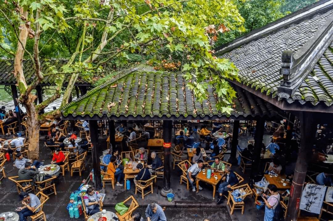 成都人民公园游玩攻略 今天我要给大家介绍一下成都人民公园,这是一座