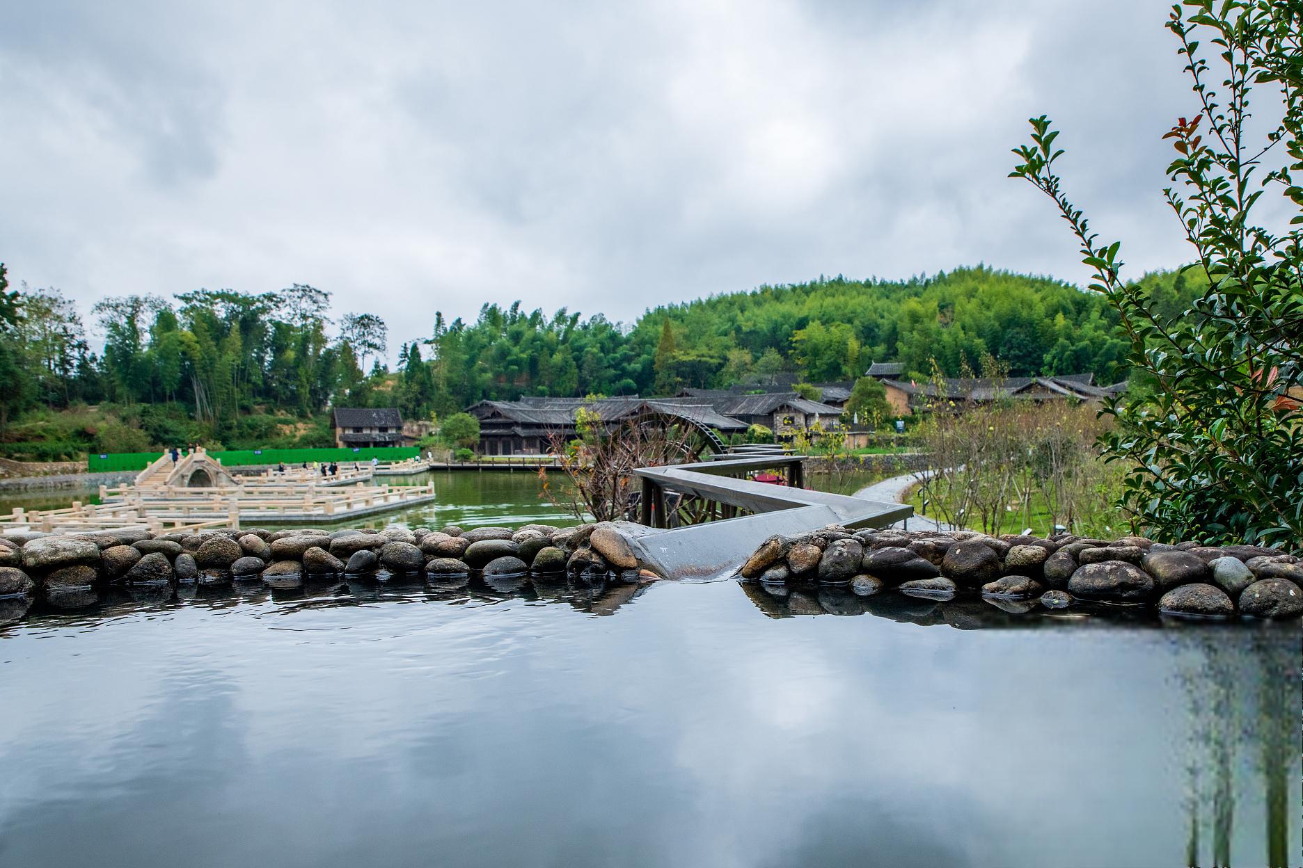 探寻廖家桥镇的魅力 在中国的广袤大地上,隐藏着许多不为人知的旅游宝