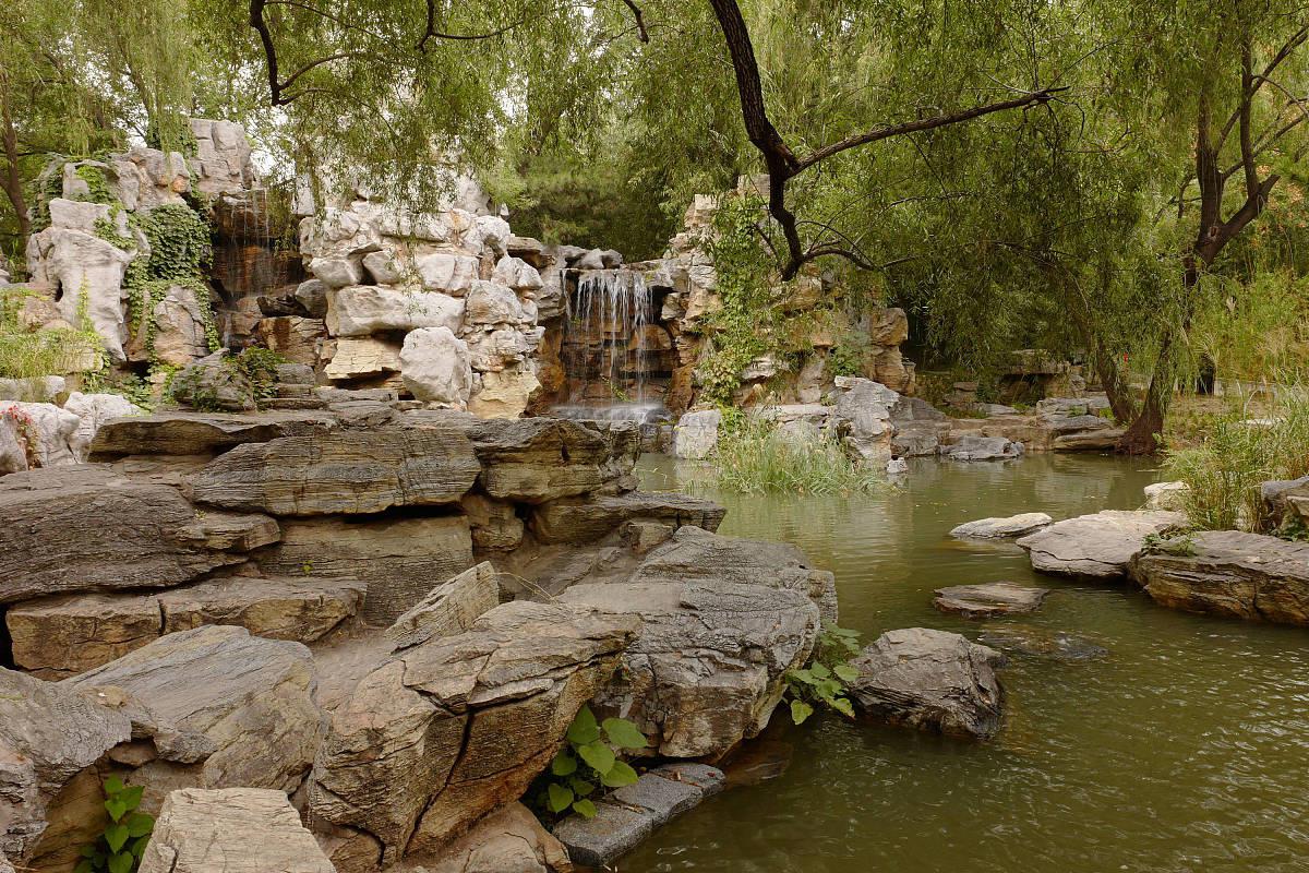 诸子百家园,探寻儒家文化的魅力 济宁市曲阜市诸子百家园,这是一个