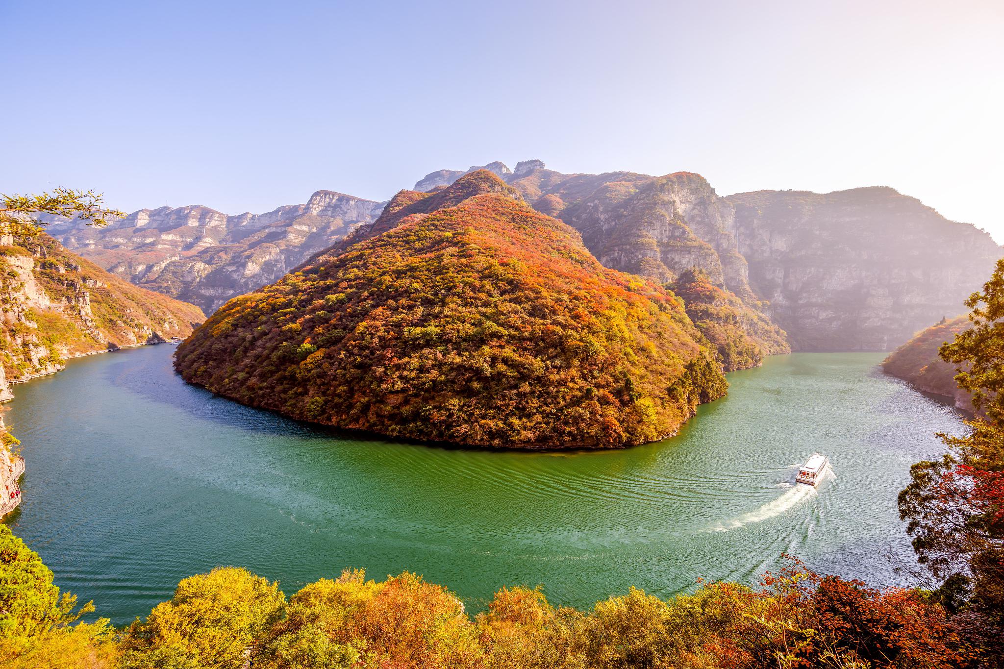 河南秋日之美 在河南,秋天是一个充满诗意和色彩的季节.