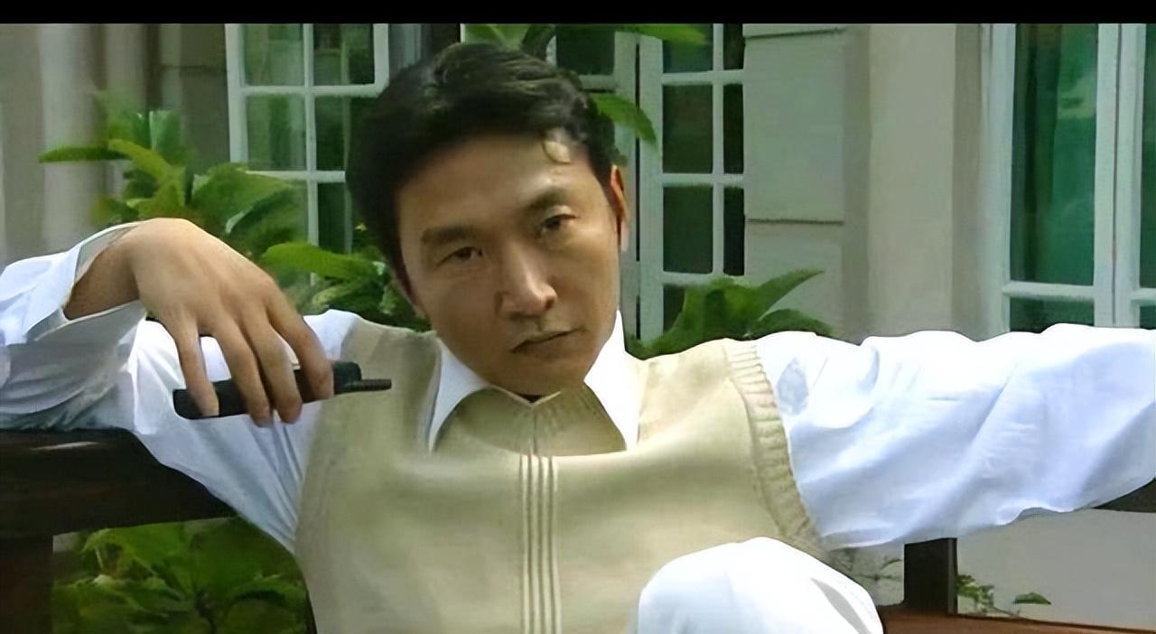 人生转折 赵燕国彰,这个名字可能不为人知,但是提到《插翅难逃》中的