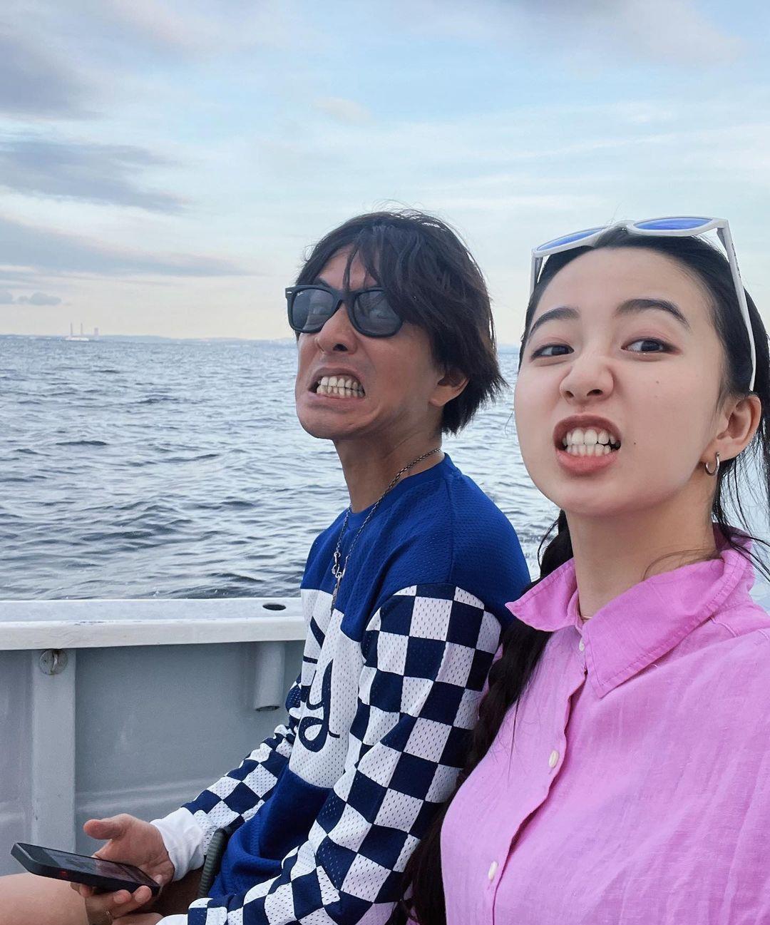 木村拓哉与妻子工藤静香罕见同框 木村拓哉的51岁生日刚刚过去不久,他