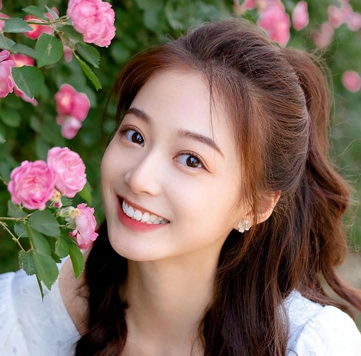 从校花到最美火炬手 冯琳,出生于浙江海盐,典型的江南女子,从校园美女