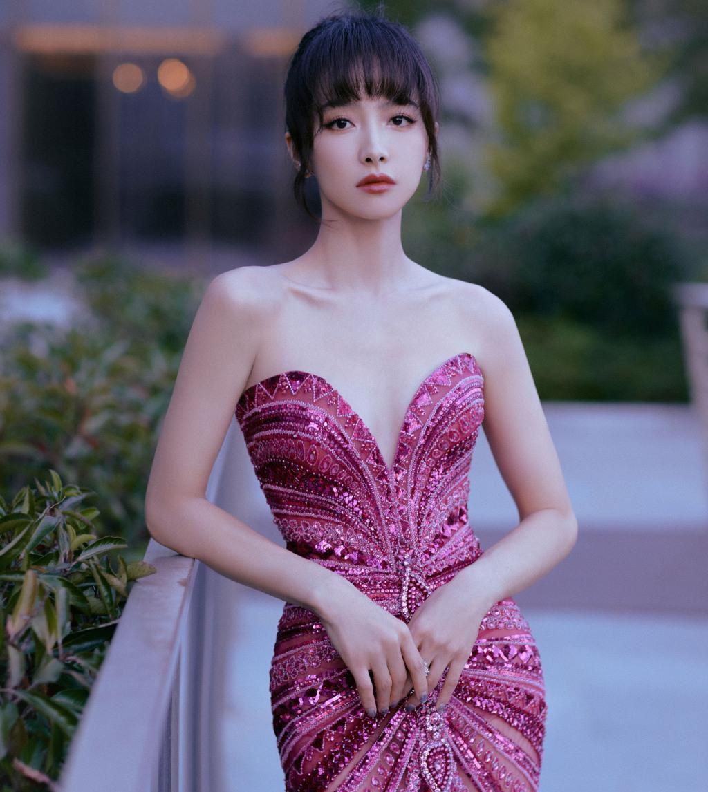 韩网谈论宋茜美丽变年轻了!