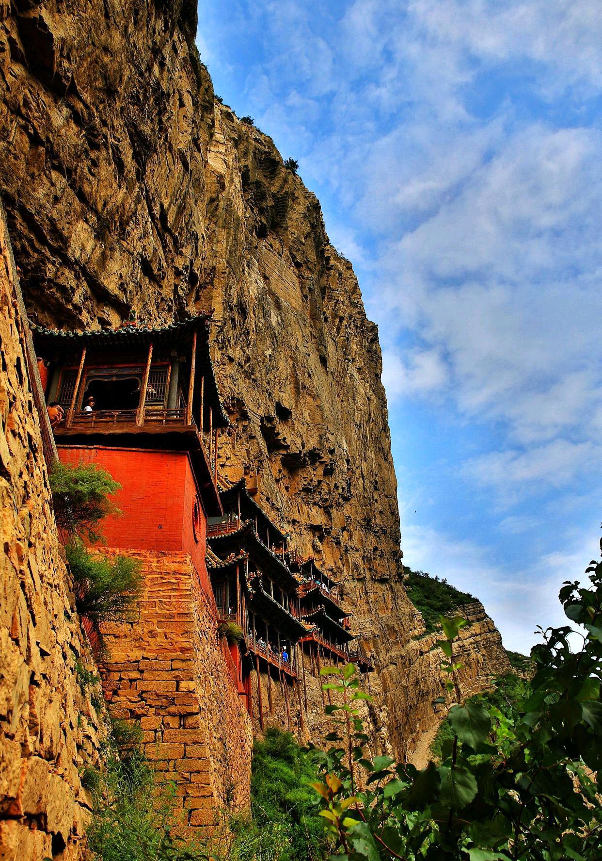 山西大同有一座千年古刹悬空寺,它可是被称为中国最危险的寺庙哦!