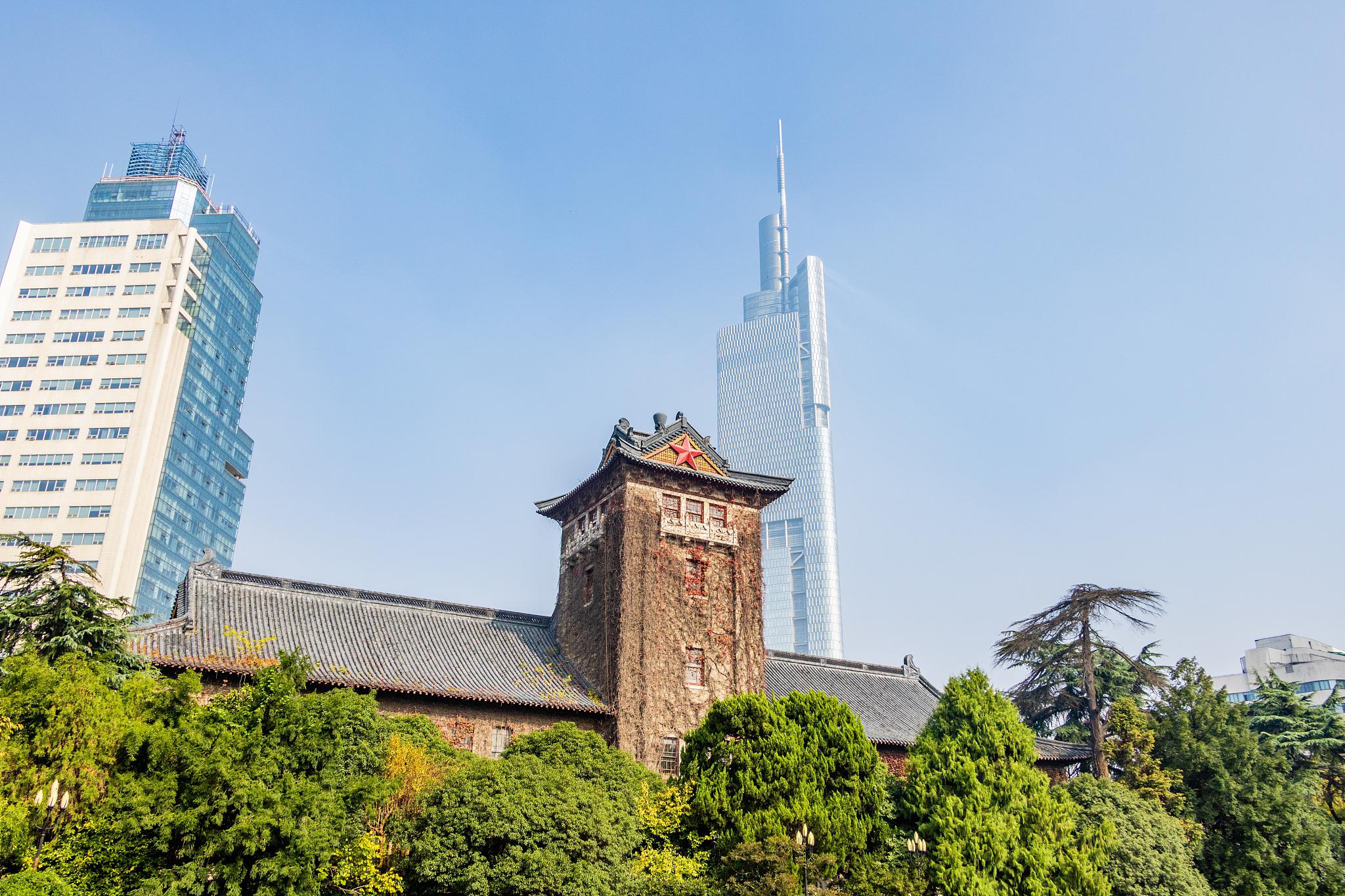 南京大学一日游攻略 南京大学,中国著名的高等学府之一,坐落在历史