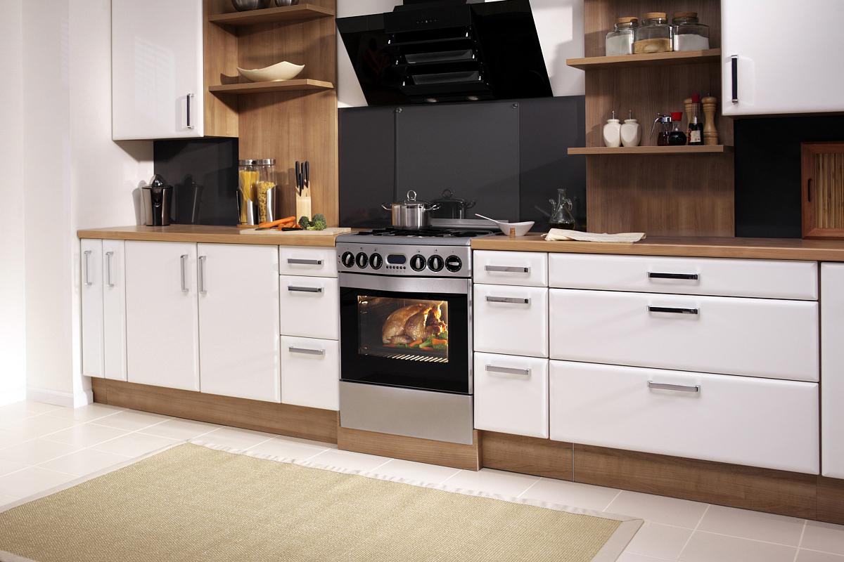 集成灶的优缺点 现代厨房装修中,集成灶已经成为了许多家庭的首选.