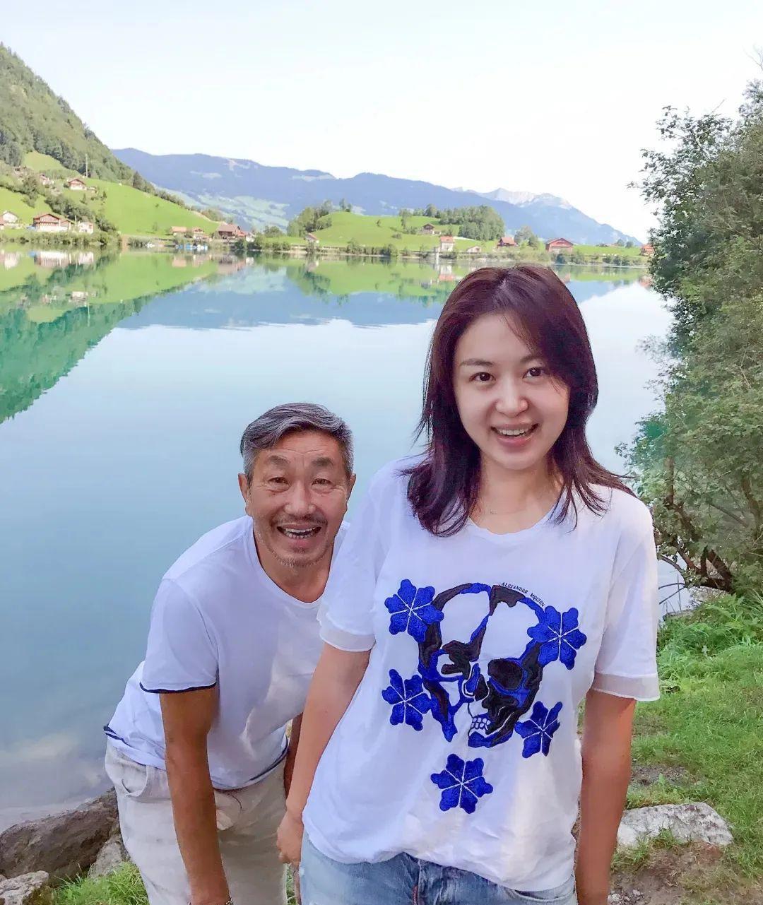 40年爱情无绯闻 杜源是一位享有国家一级演员称号的艺术家,他与妻子