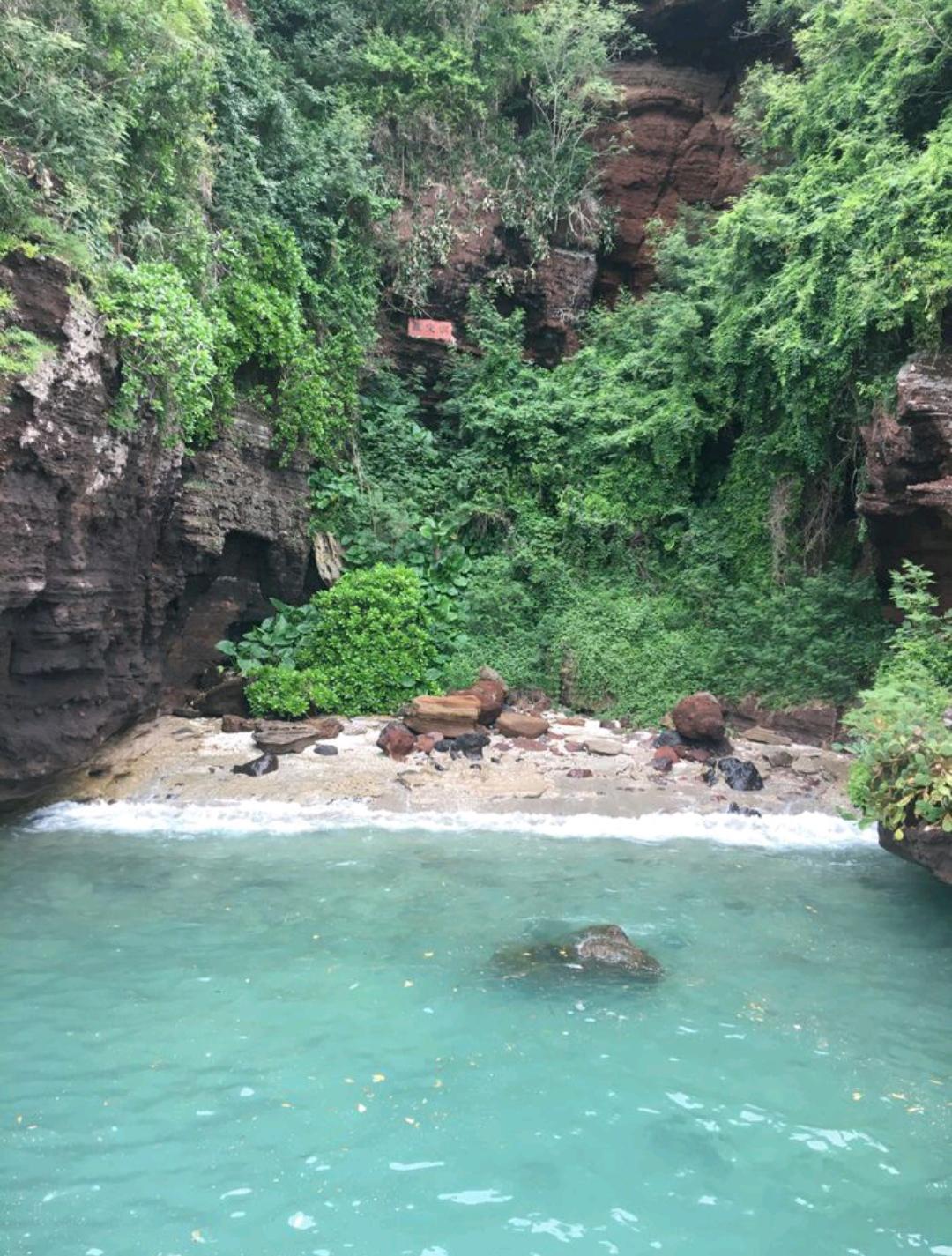 涠洲岛再住一晚民宿 位于涠洲岛的石螺口海滩附近,紧邻众多好玩的地方
