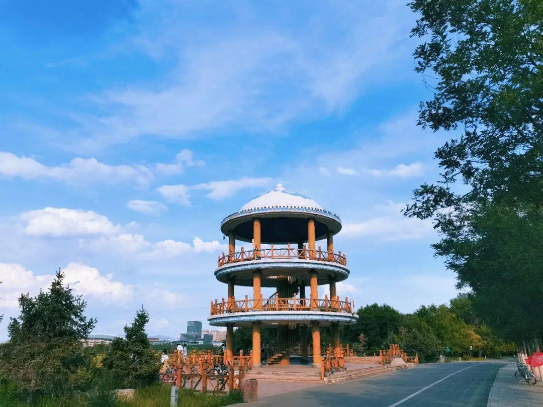 包头赛汗塔拉公园 包头赛汗塔拉公园位于内蒙古包头市青山区,是一个有