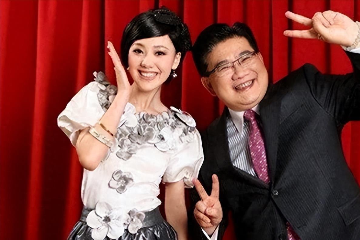 女主持人王冠:离开央视4年后的现状 王冠是央视最美女主持,曾与李咏