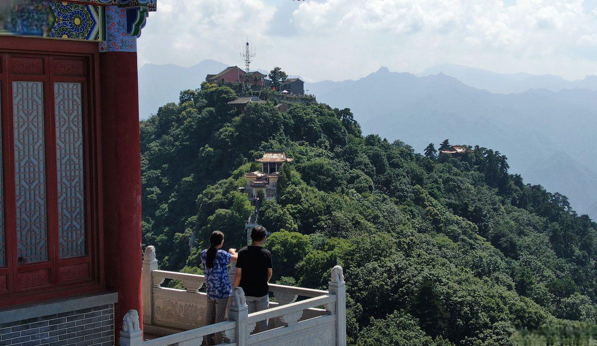 自然风光,历史文化和民俗风情的胜地 药王山位于中国陕西省铜川市耀州