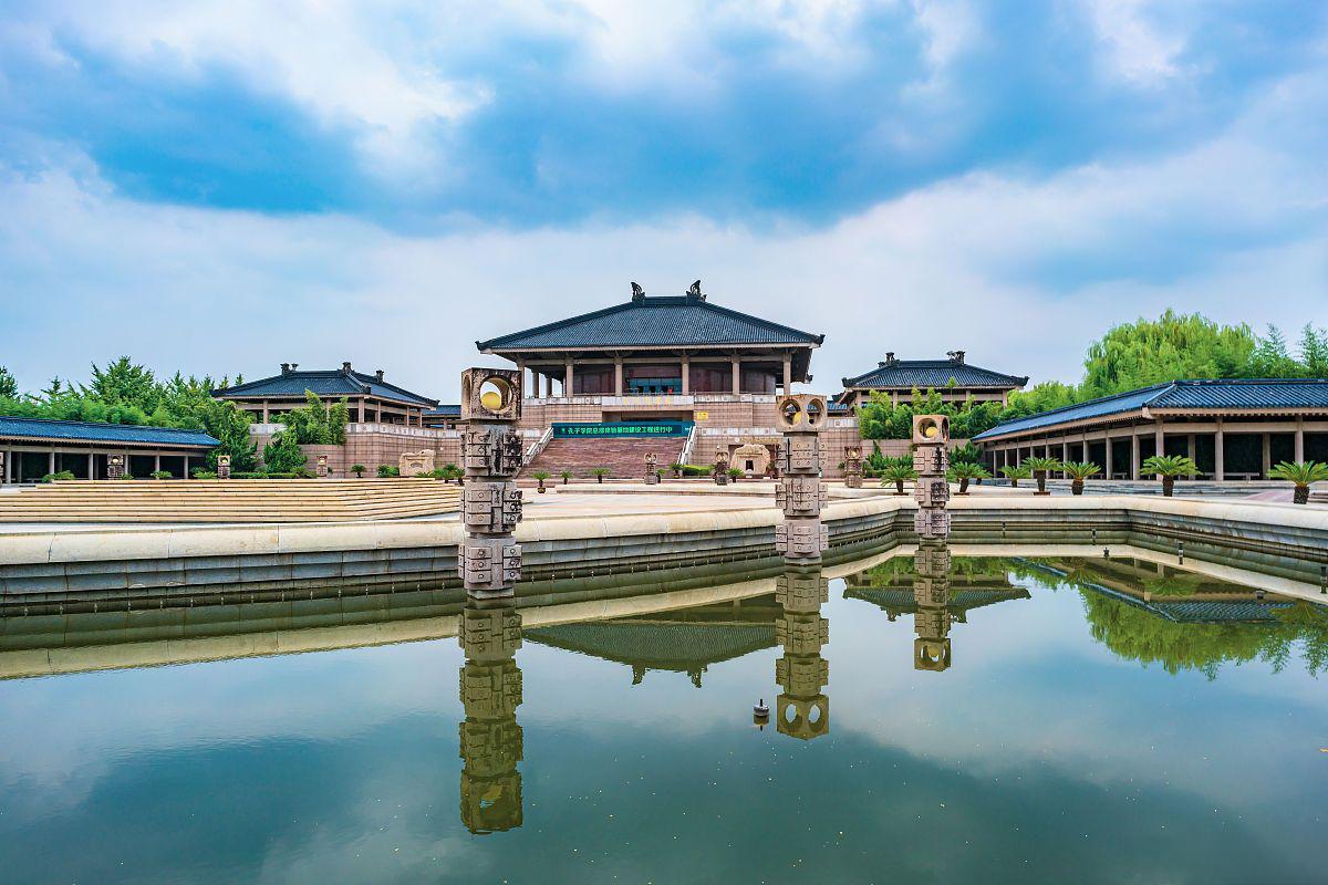 尼山圣境,一场文化旅游之旅 尼山圣境位于山东省曲阜市东南 25 公里处